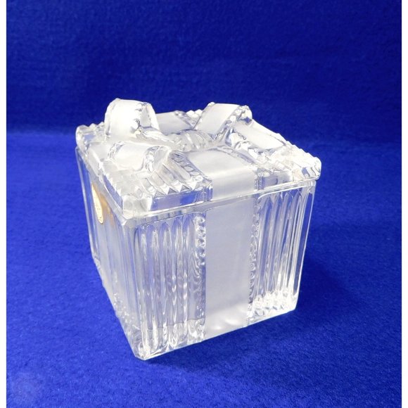Crystal Clear Present Trinket  / Vanity Box Poland 24% Lead Crystal - Picture 1 of 7